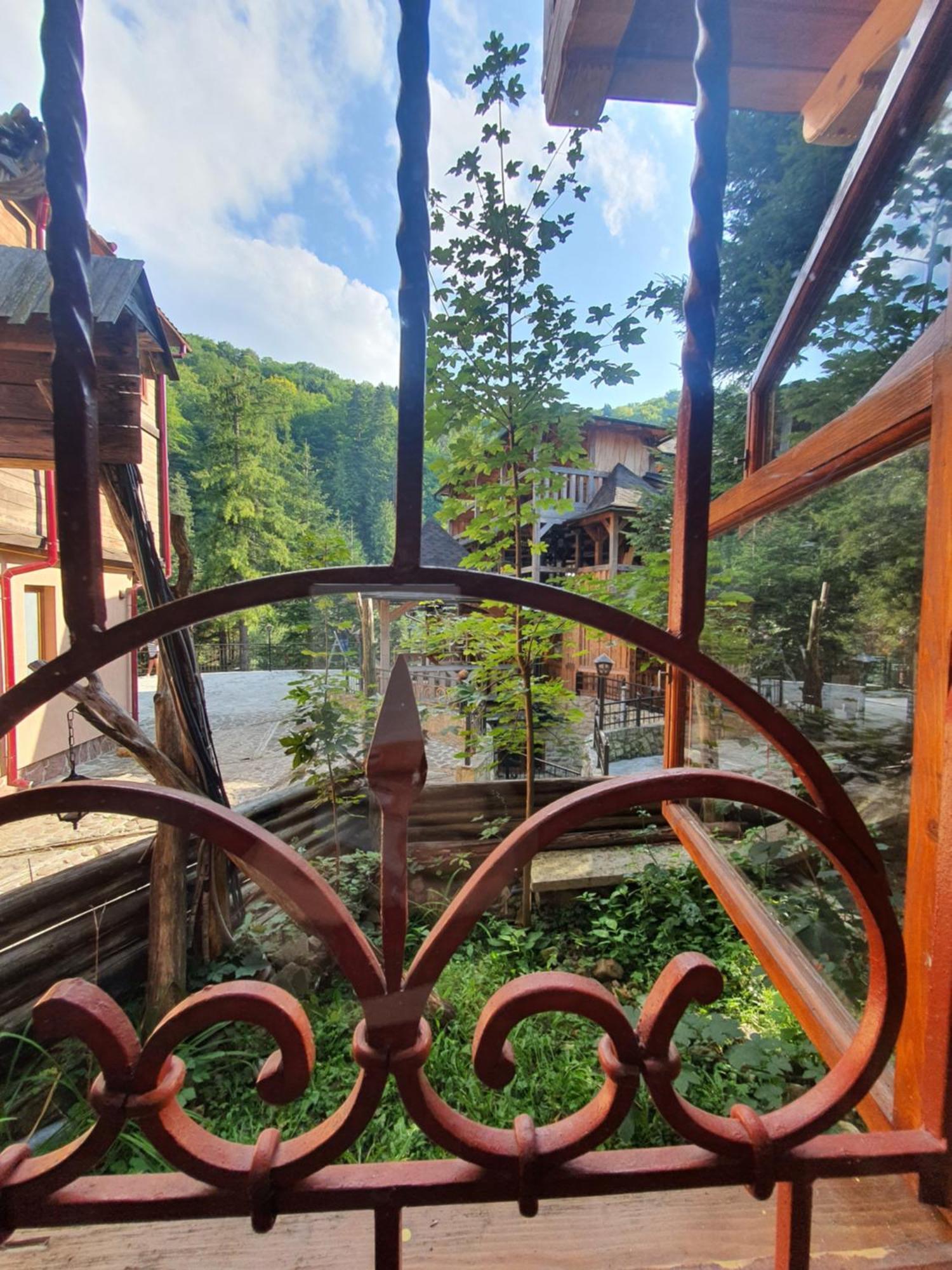 Садиба Nad Prutom Yaremche Dış mekan fotoğraf